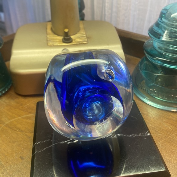 Art Glass Paper Weight - Picture 9 of 9